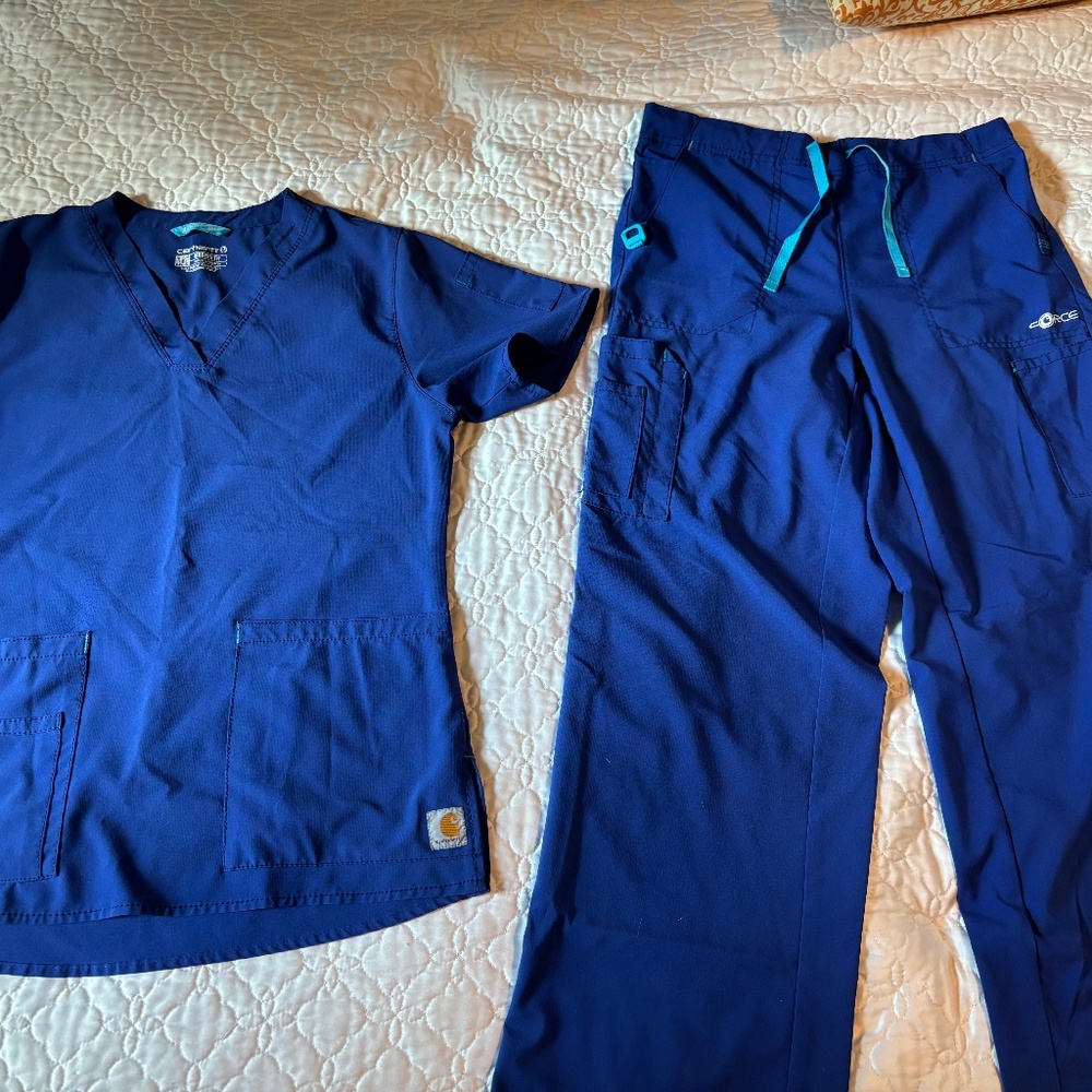 Carhartt scrub set (top and bottom) galaxy blue small women’s